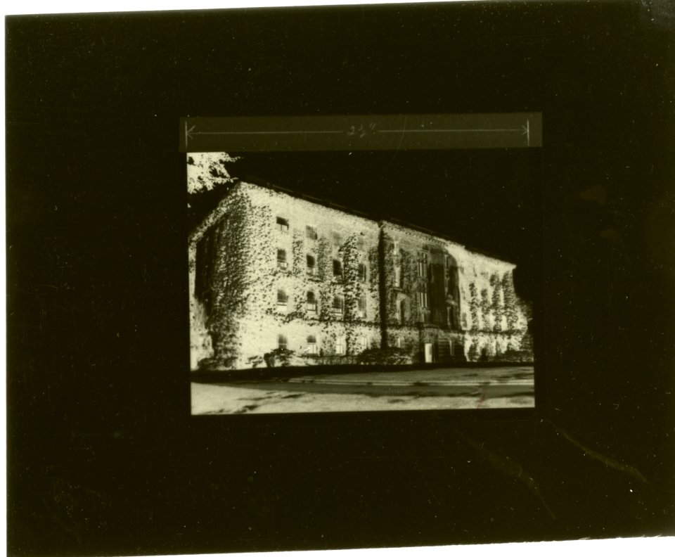 BuildingsonOldCampus 075