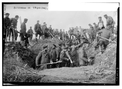 Bulgarians in trenches LCCN2014691543