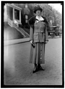 BULL, MRS. HENRY T. LCCN2016868950