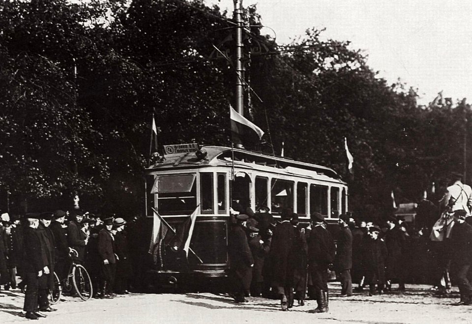 Bulla, Karl Karlovič - Feierliche Eröffnung des Straßenbahnverkehrs. St. Petersburg (Zeno Fotografie)