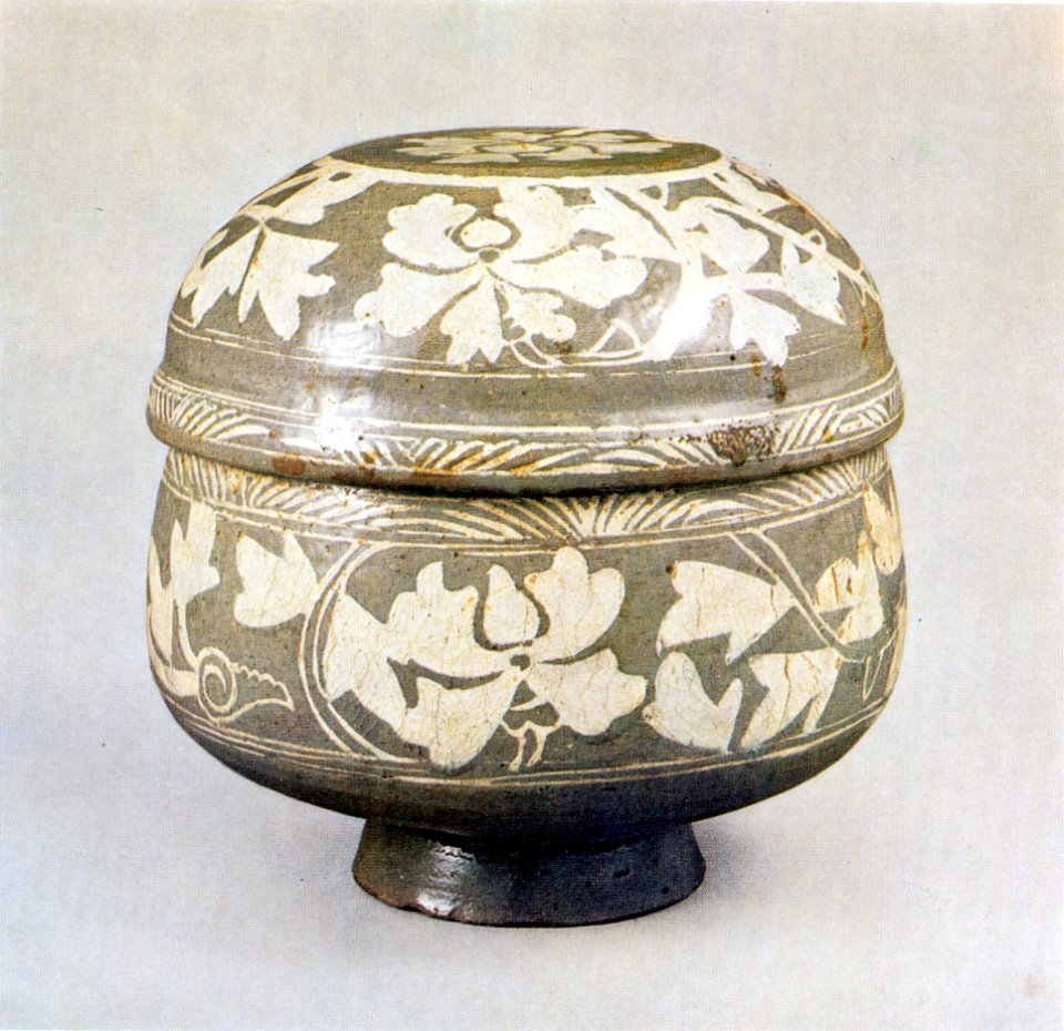 Buncheong Lidded Bowl with Inlaid Peony Design