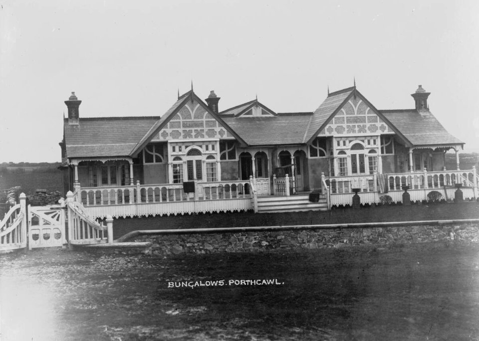 Bungalows, Porthcawl (4641318)