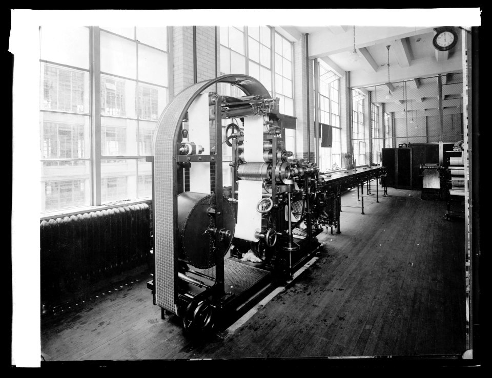 Bureau Eng. & Ptg. Intaglio Web Press prints, (.),drives, preforates & completes postage stamps, (1914) LCCN2016852652