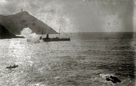 Buque de la Armada en la bahía de la Concha (2 de 2) - Fondo Car-Kutxa Fototeka