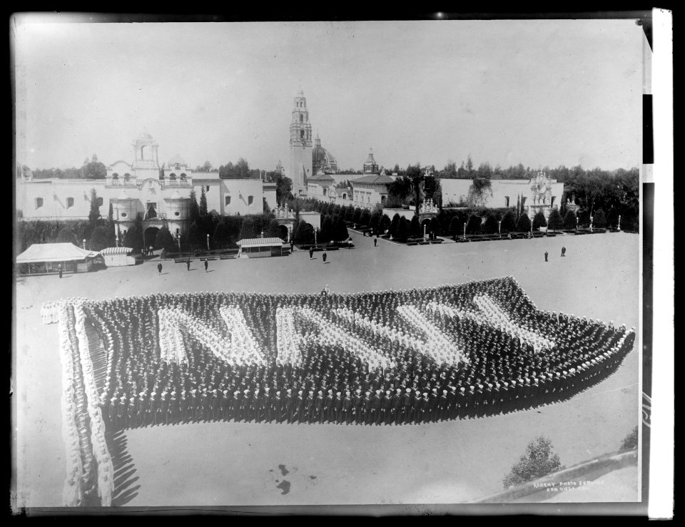Bureau of Navigation, Naval Training Station, human flag (Balboa Park, San Diego, California) LCCN2016826213