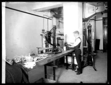 Bureau of Standards milling story LCCN2016851718