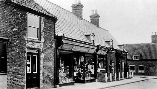 Burgh le Marsh post office c1908