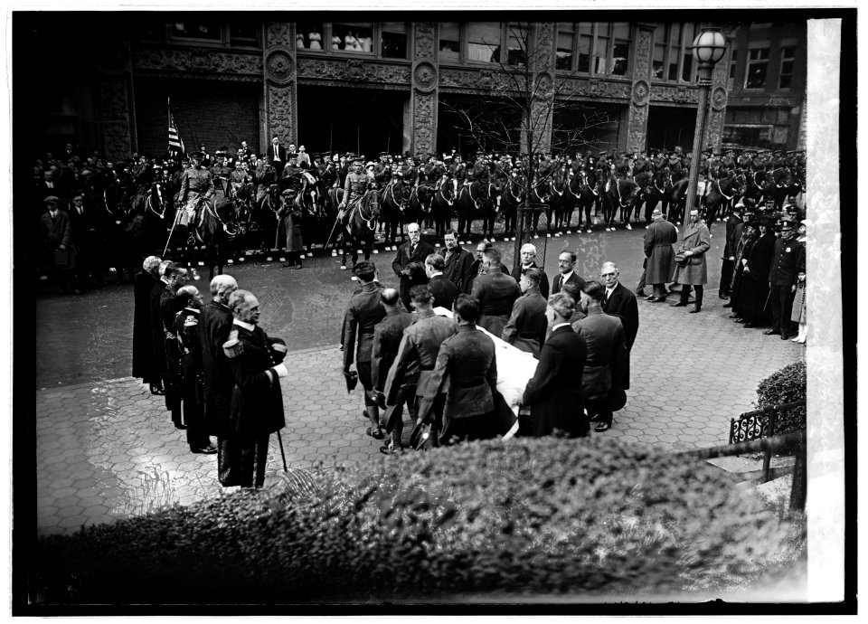 Burial Don Gutierez of Honduras, 11-11-22 LCCN2016846883