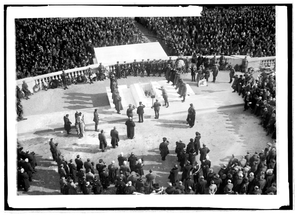 Burial of an Unknown soldier, (11-9-21) LCCN2016845794