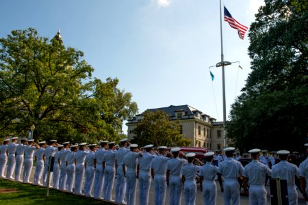 Burial of John McCain 180902-N-OI810-509 (44436607061)
