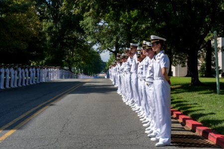 Burial of John McCain 180902-N-ID678-027 (44436632331)