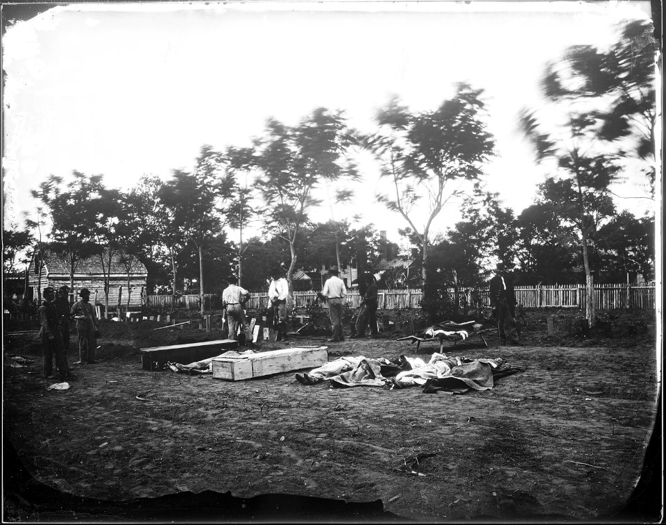 Burial place, Fredericksburg, Va - NARA - 528928