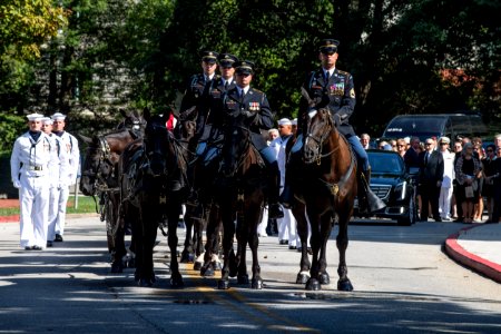 Burial of John McCain 180902-N-OI810-492 (43718827314)