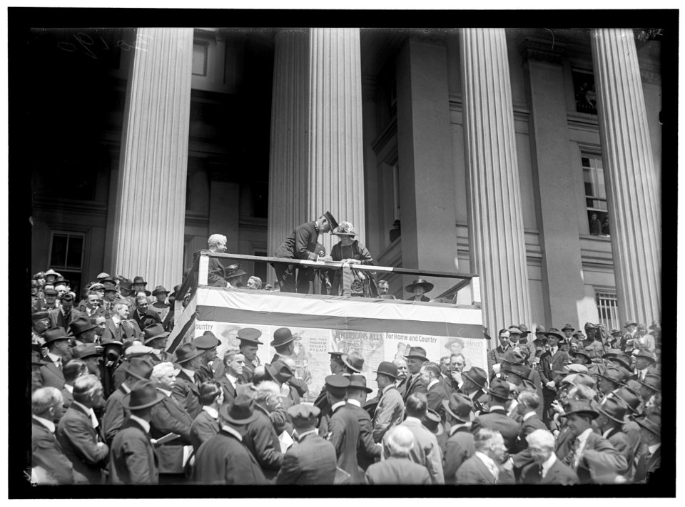 BURKE, BILLIE. ACTRESS. LIBERTY LOANS LCCN2016869851