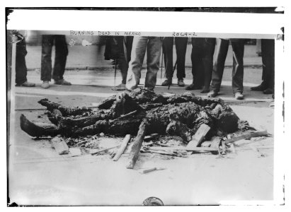 Burning dead in Mexico LCCN2014696076