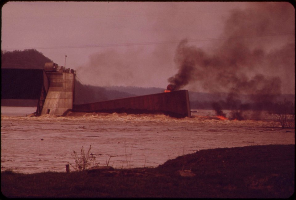 Burning-barge-on-the-ohio-river-may-1972 7651321362 o