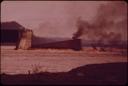 Burning-barge-on-the-ohio-river-may-1972 7651321362 o