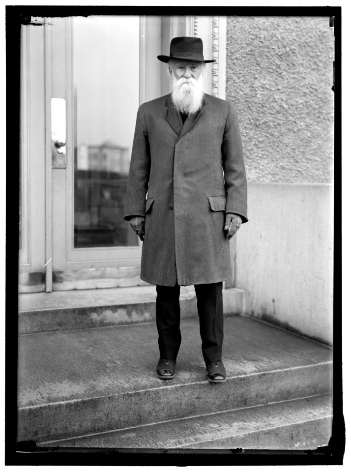BURROWS (I.E., BURROUGHS), JOHN. FAMOUS NATURALIST LCCN2016865232