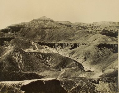 Burton Tutankhamun tomb photographs 1 009