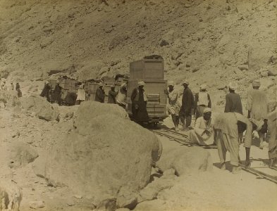 Burton Tutankhamun tomb photographs 1 016
