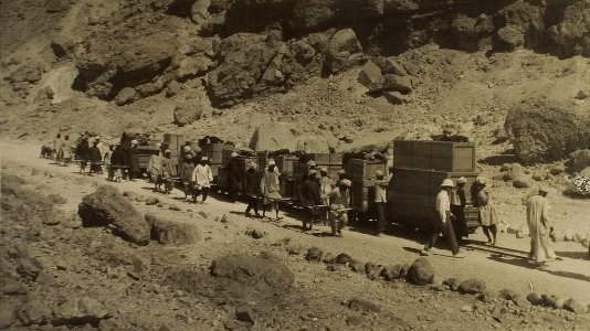 Burton Tutankhamun tomb photographs 1 015