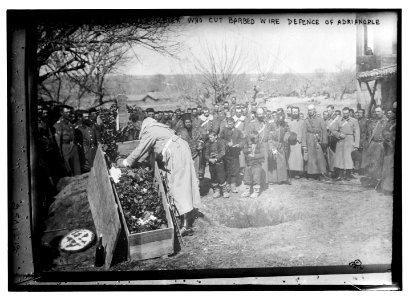 Burying soldier who cut barbed wire defence of Adrianople LCCN2014691454