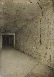 Burton Tutankhamun tomb photographs 1 028