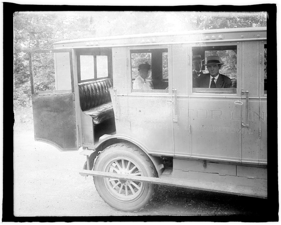 Bus, Semmes Motor Line), July 1917 LCCN2016852591