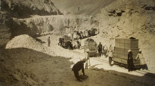 Burton Tutankhamun tomb photographs 1 021