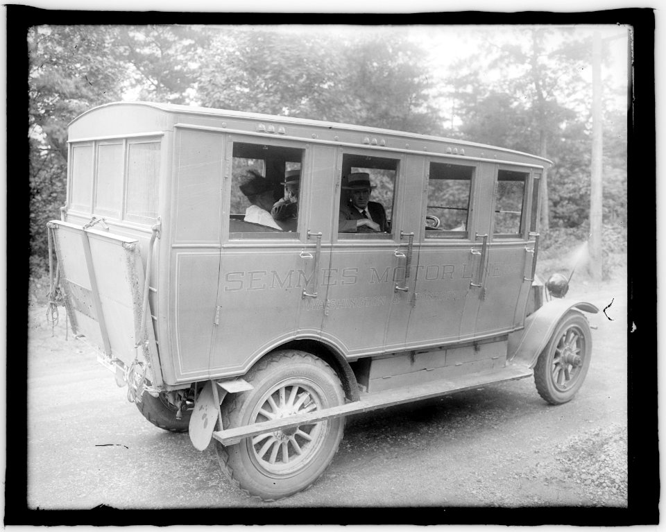 Bus, Washington and Leonardtown, July 1917 LCCN2016852590