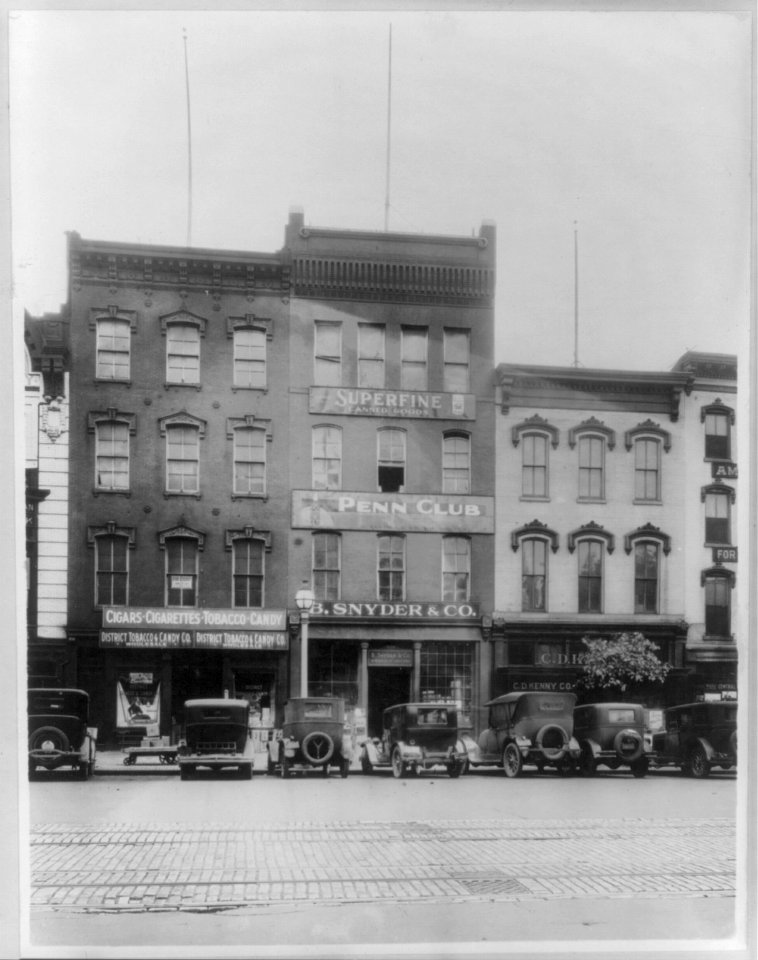 Business establishments in the 600 block of Pennsylvania Ave., N.W., Washington, D.C. LCCN2001706363