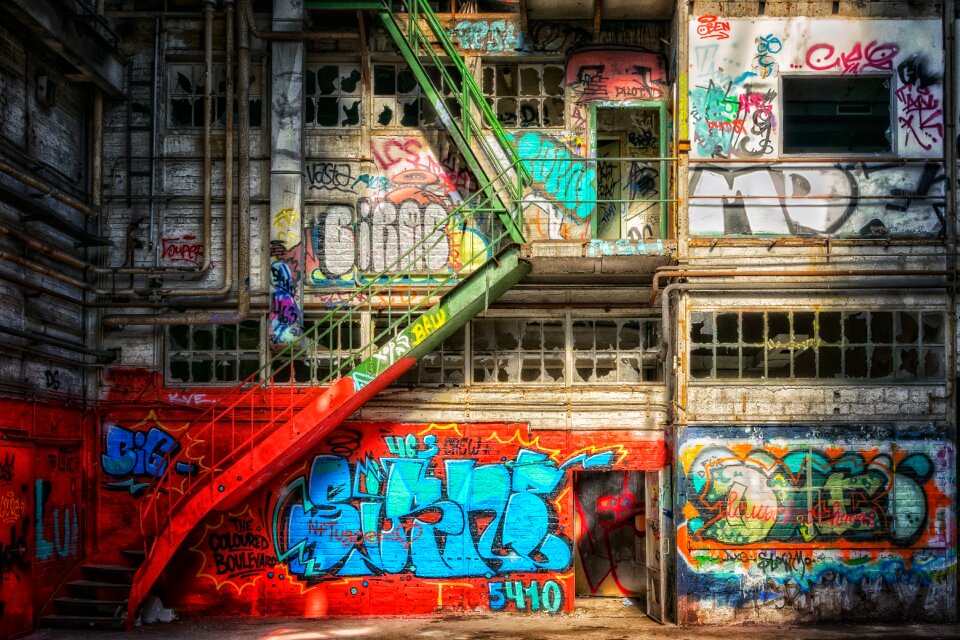 Pforphoto building decay
