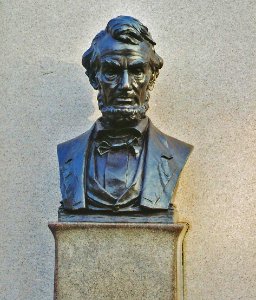 Bust of Pres. Lincoln at the spot where he gave the Gettysburg Address photo
