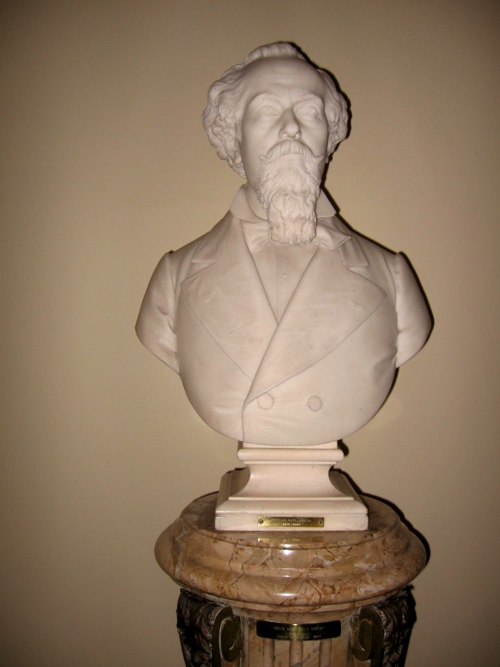 Busto de Avellaneda