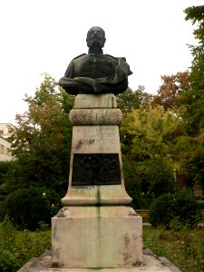 Bustul gen. dr. Athanase Demosthen-3
