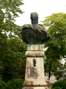 Bustul gen. dr. Athanase Demosthen-13