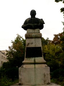 Bustul gen. dr. Athanase Demosthen-5