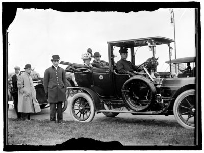 BUTT, ARCHIBALD WILLINGHAM. MILITARY AIDE TO PRESIDENT TAFT. GARDEN FETE WITH PRESIDENT AND MRS. TAFT LCCN2016863755