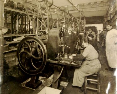 Button stamping machine, Henri Jamorski Button Factory, Paris, France, 1919 (28206559760) photo