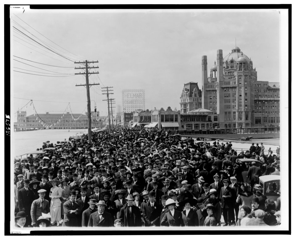 Bwalk. showing front of Blenheim Hotel, Atlantic City, N.J., 1911 - The Geo. A. McKeague Co., Atlantic City, N.J. LCCN00651186