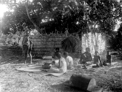 Byn Madirobé med dess invånare. Madirobé. Madagaskar - SMVK - 001673