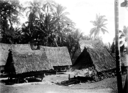 Byn Songkoe med lobon (bytemplet). Kulawi, Sulawesi. Indonesien - SMVK - 000193