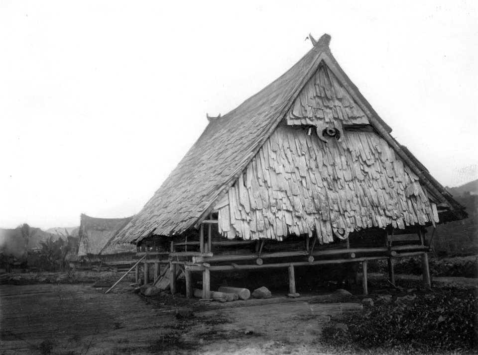 Bytempel (lobo). Walter Kaudern, Structures and settlements in Central Celebes. ESC I. Gbg 1925 - SMVK - 010821b