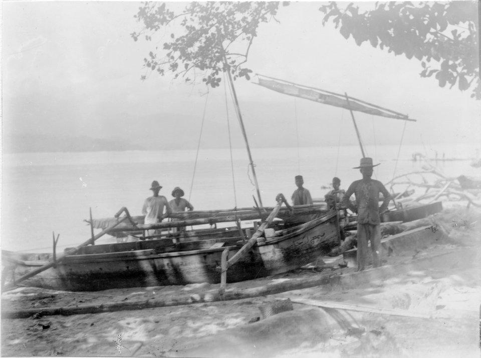 Båtar vid stranden. Sulawesi. Indonesien - SMVK - 000308