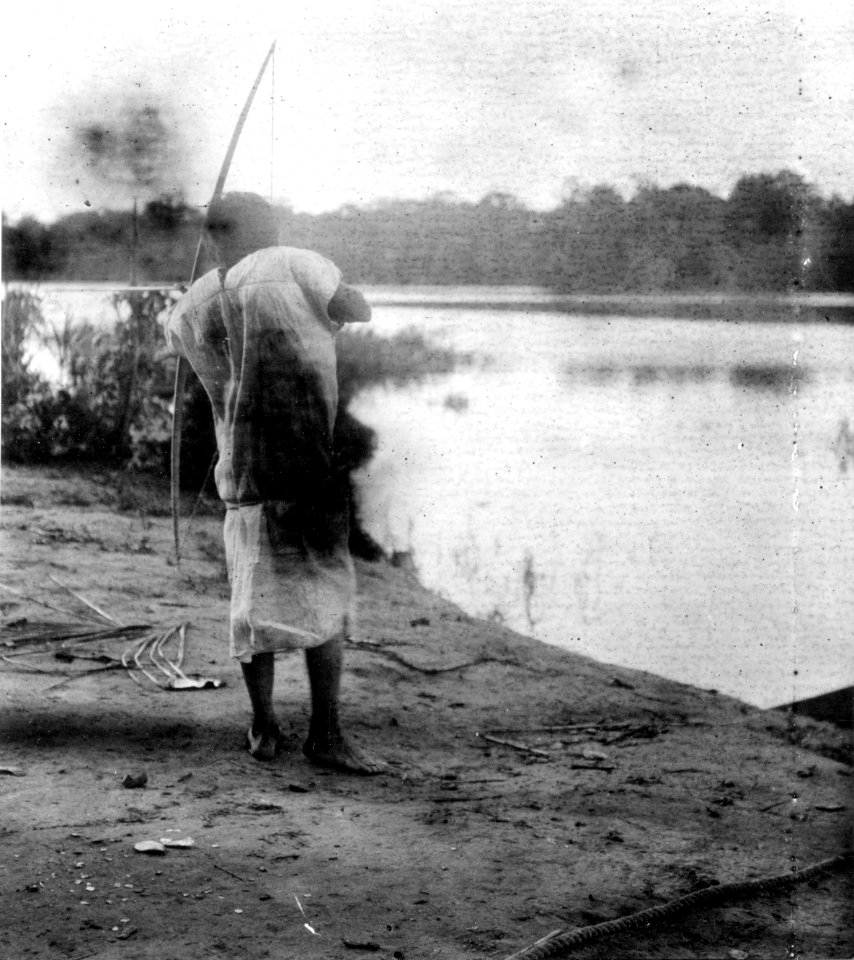 Bågskjutande indian. Lokal, Nordöstra Bolivia. Stam, Yuracáre. Bolivia - SMVK - 005551