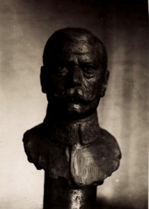 Büste von Oberst Müller, Tel.-Chef, 4.Armeekommando (BildID 15704284)