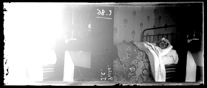 C. 86. Paris. Jeanne Cornu - Fonds Berthelé - 49Fi1002