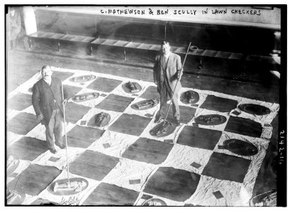 C. Mathewson and Ben Scully in lawn checkers LCCN2014688962