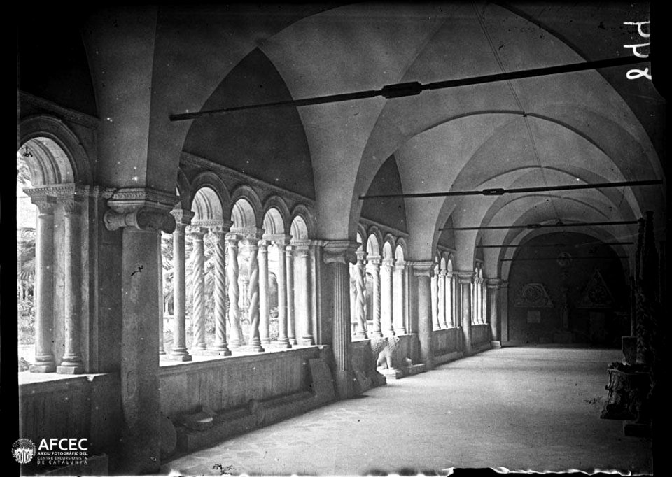 Claustre de la basílica de Sant Joan del Laterà (AFCEC MORELLO A 0844)