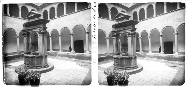 Claustre de l'església conventual de Sant Tomàs